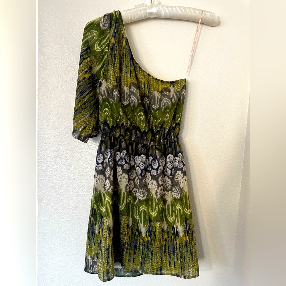 Love21– One-shoulder dress